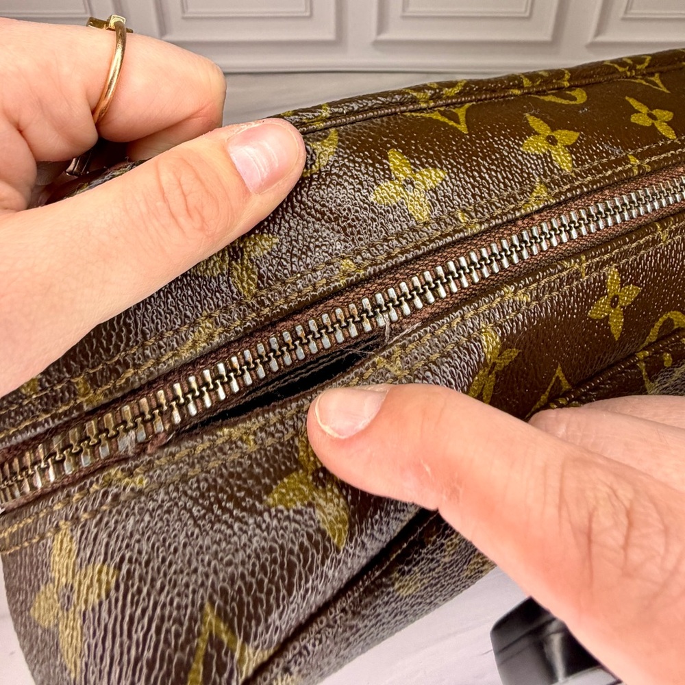 Louis Vuitton Monogram Travel Toiletry Bag | LV Cosmetic Pouch | Full Set - Picture 7 of 13